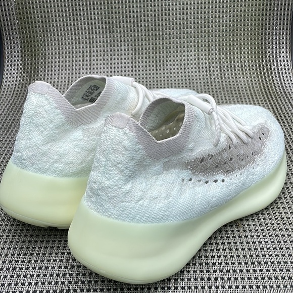 adidas Yeezy Boost 380 'Calcite Glow’ size 9 - Picture 4 of 8